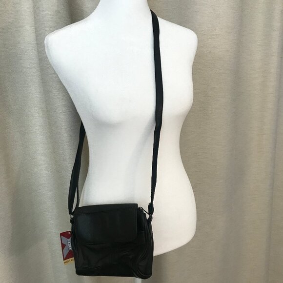 Small Black Genuine Leather Shoulder Bag / Crossbody Bag - Brand New with Tags! - Picture 7 of 7